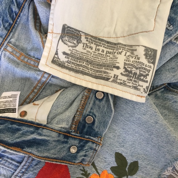 π S O L D π Leviβs 501 shorts - Picture 6 of 10